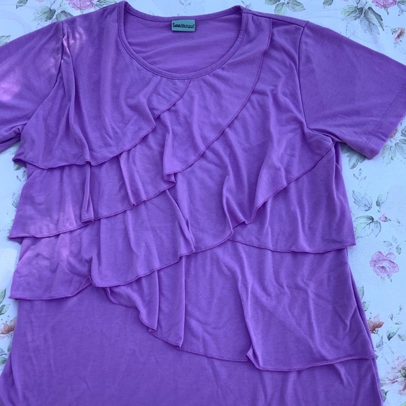 🦋2/$15 VTG Tiered Ruffle Shirt - Picture 4 of 4